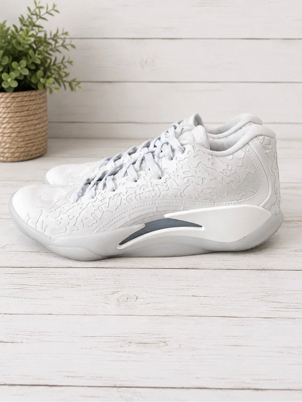 🏀 Air Jordan XXXIII “Shock The World” Basketball Shoes | Men’s 7.5